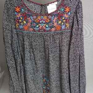NWT Boutique L/S top Size Large, black w/ small flower print, embroidered detail